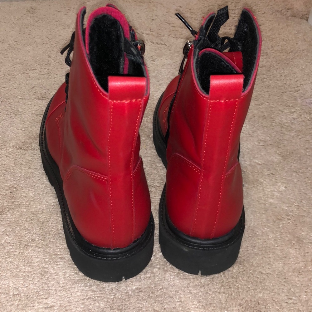 Red winter boot - Picture 3 of 8